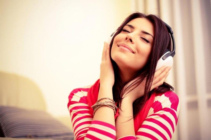 Слушането на музика и чашата кафе подобряват концентрацията и вниманието