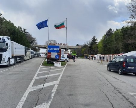 Интензивен е трафикът на някои от граничните пунктове на българо-румънската граница