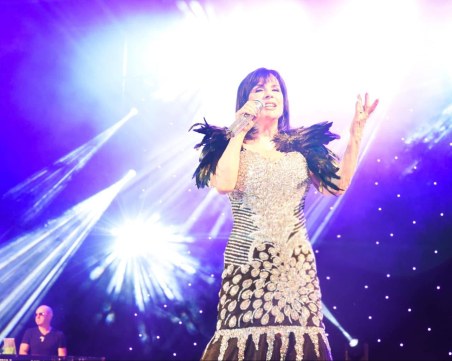 Скандал: Кичка Бодурова не излезе за концерт в Пловдив, публиката я чака 45 минути