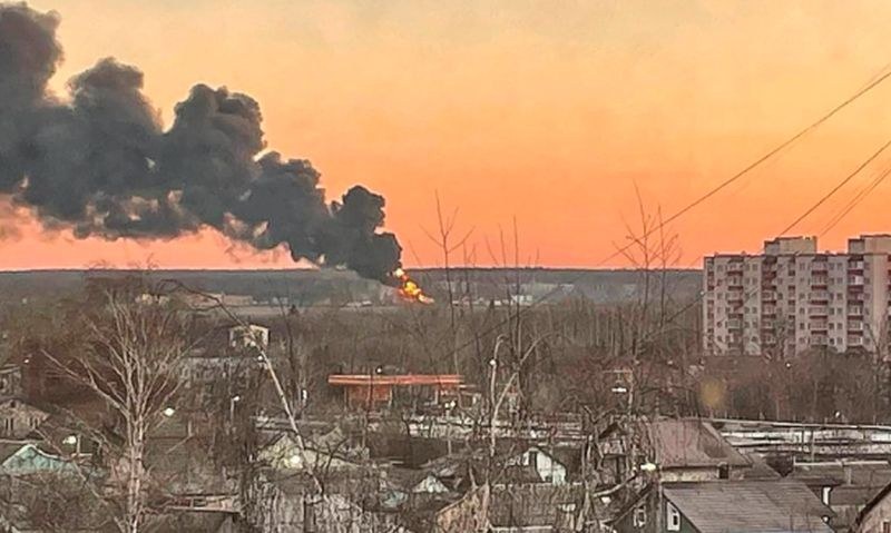 Украински дрон е поразил сграда в руски град