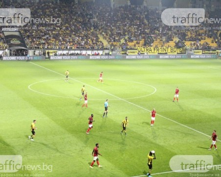 Вижте стартовите състави на Ботев и Черно море