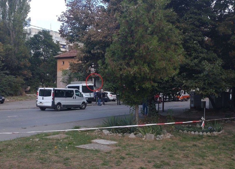 Братът на барикадиралия се в София: Той се отказа от живота