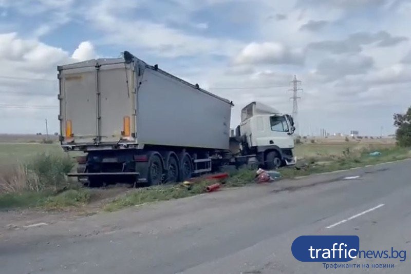 Двама души загинаха при тежка катастрофа с камион в Бургас
