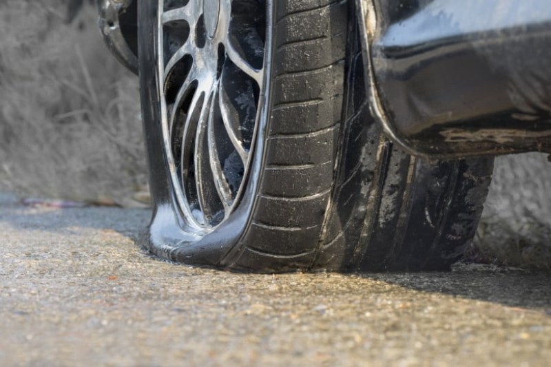 32-годишен пловдивчанин сряза гумите на кола в Изгрев