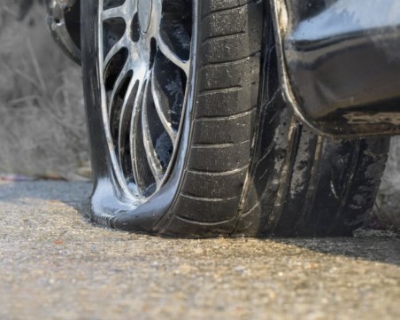 32-годишен пловдивчанин сряза гумите на кола в Изгрев