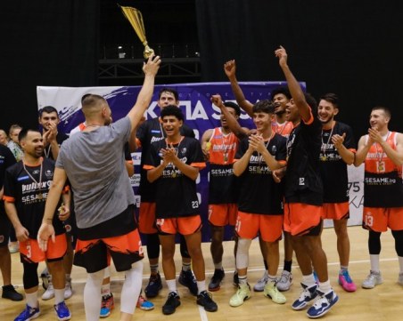 Академик с още една победа в контролите, започна с успех в турнир във Варна