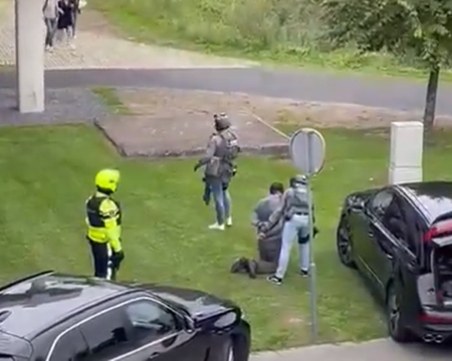Двама са убити след стрелбата в Ротердам