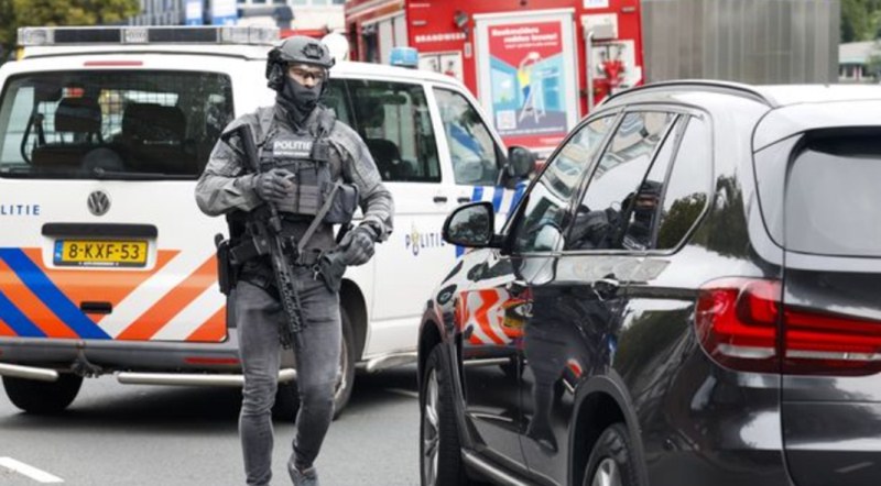 Масова стрелба в университетска болница в Ротердам, има убити и ранени