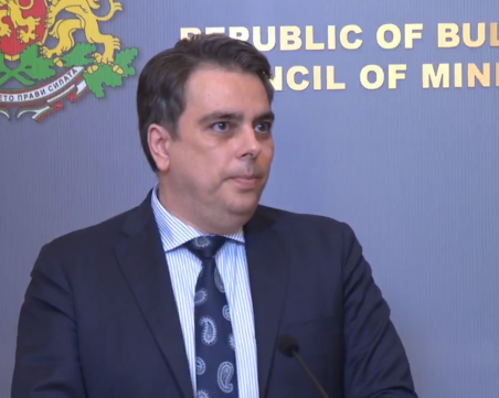 Асен Василев: Внасяме Плана за справедлив преход в последния срок