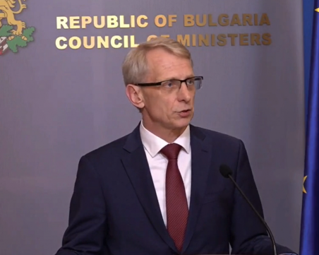 Денков към протестиращите: Правим най-доброто за вас, централите ще работят до 2038 г