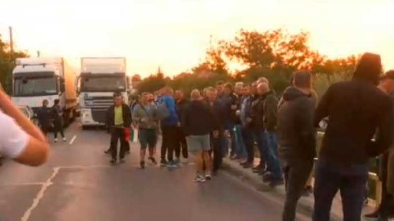 Миньори и енергетици блокираха Прохода на Републиката