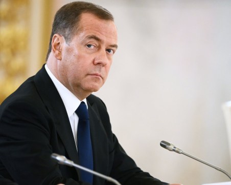 Медведев: Ще има още нови региони в Русия