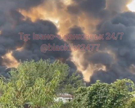 Огромен пожар избухна в петролопровод в Украйна, има пострадали