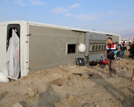 Тежка автобусна катастрофа в Турция, шестима са загинали
