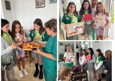 Пловдивски ученици върнаха усмивките на десетки пенсионери по случай 1