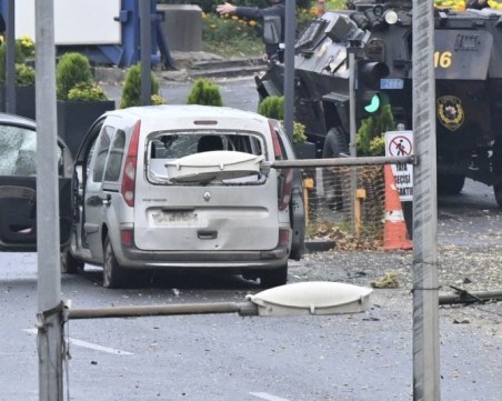 Двама полицаи са ранени при самоубийствения бомбен атентат в Анкара
