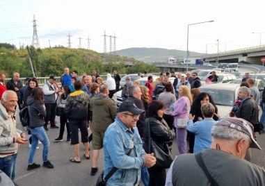 Четвърти ден продължава блокадата на магистрала Тракия край Стара Загора