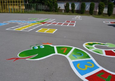 Район Северен кани всички деца на образователни игри на открито