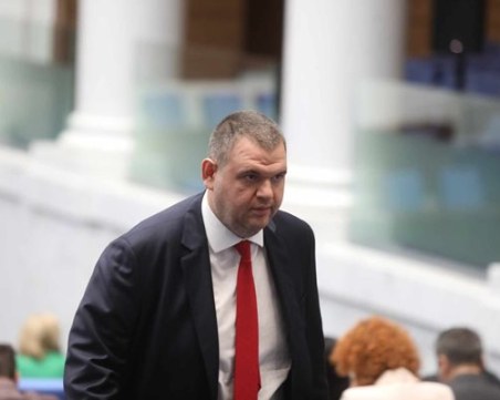 Пеевски: Асен Василев да преосмисли модела си на взаимодействие с парламента
