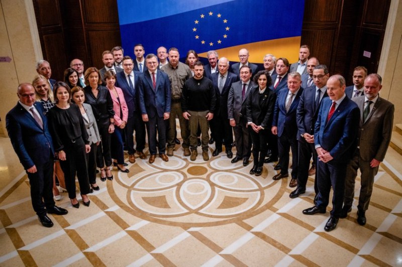 Външните министри от ЕС заседават в Киев