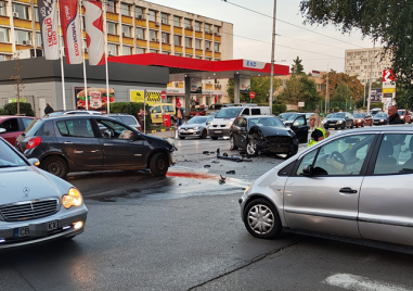 Тежка катастрофа е станала на булевард Шипченски проход в София