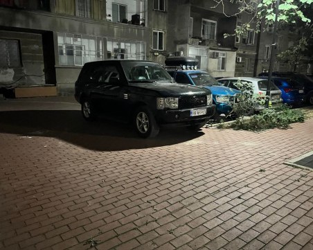 Пловдивчанин: Всеки паркира където си поиска в този квартал, писна ни