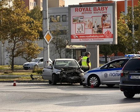 Тежка катастрофа блокира кръстовището пред хотел SPS