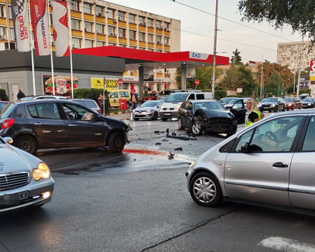 Тежка катастрофа между две коли в София