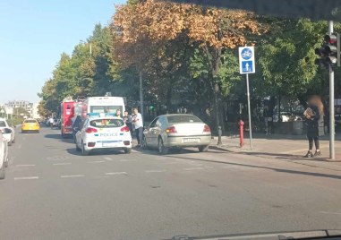 Пътно произшествие е станало до църквата Света Петка в Пловдив сигнализират