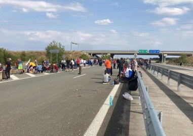 Блокадата на магистрала Тракия остава решиха протестиращите миньори Така отсечката