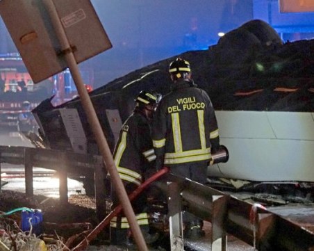 Няма българи сред жертвите и ранените при катастрофата с автобус в Италия