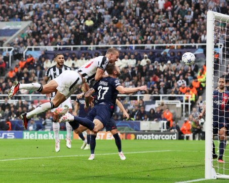 Нюкасъл разгроми ПСЖ, Сити се справи с Лайпциг