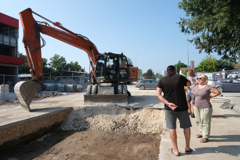 Строителните дейности на Брезовско шосе пред угрозата да спрат заради  неизплатени пари