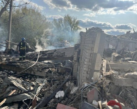 49 души, сред които е дете, загинаха при ракетен удар в Украйна