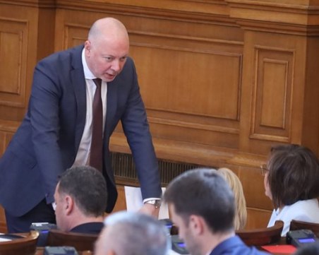 Насрочиха за идния четвъртък дебатите по вота за недоверие на кабинета