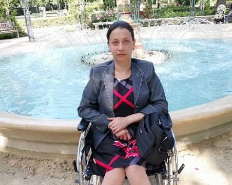 Зов за помощ! Да помогнем на Деси в лечението на рядко заболяване