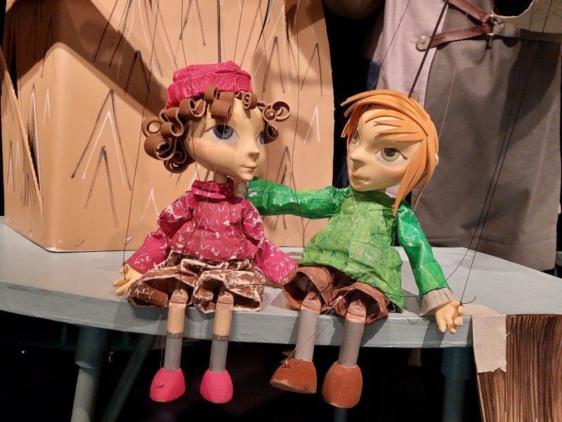 Дъщерята на разбойника Роня завладява Кукления театър