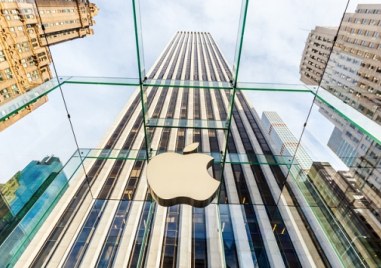 Акциите на Apple получиха рядко понижение в сряда поради опасения