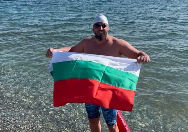 Българският плувец Петър Стойчев спечели историческото първо състезание на езерото