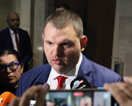 Пеевски: Не желаем министри в кабинета на ротация