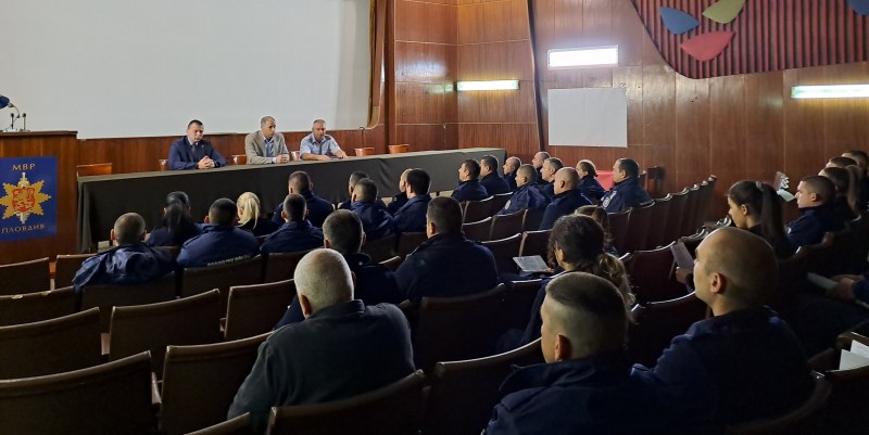 Пловдивската полиция назначи 41 стажанти