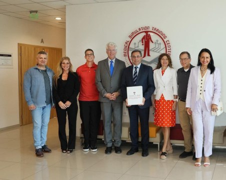 Водещи американски обучители на парамедици в МУ-Пловдив