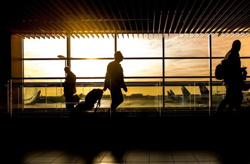 Десетки българи са блокирани на летището в Тел Авив