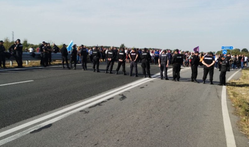 Протестиращи се опитаха да блокират и обхода на АМ 