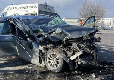 Двама загинаха при катастрофа на пътя между село Стоян Михайловски