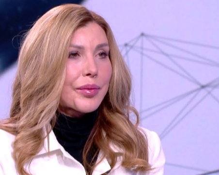 Още не е открит нападателят, залял с киселина Петя Минкова преди 15 години