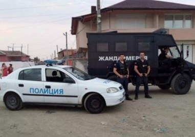 Полицай от Казанлък е откаран по спешност в болницата в