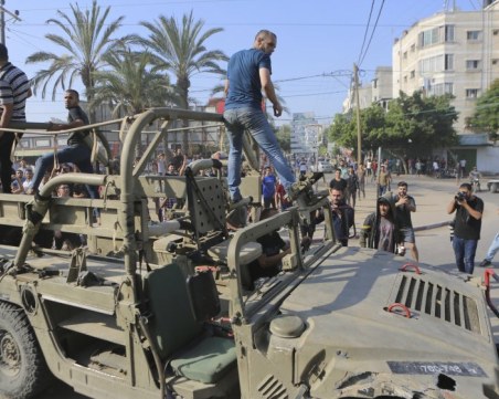 Израел: Поразихме над 500 цели на Хамас и 