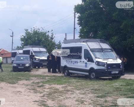 Мъжът, намушкал полицай, бил обявен за издирване, чакали съдебен лекар за ареста му