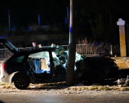 След гонка: Кола с мигранти катастрофира в Елхово, има загинал и ранени